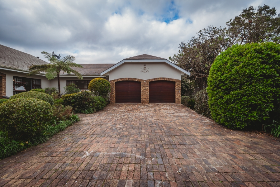 4 Bedroom Property for Sale in Heatherlands Western Cape